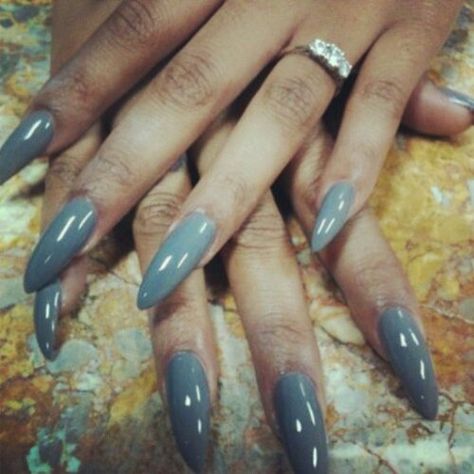 Grey Stiletto Nails, Monochrome Nails, Almond Shaped Nails Designs, Art Nail Designs, Pointy Nails, Stiletto Nail Art, Colorful Nail, Nail Pops, Almond Shape Nails