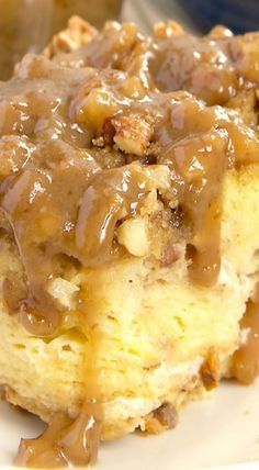 Praline Bread Pudding with Caramel-Pecan Sauce Praline Bread Pudding, Praline Sauce, Pecan Sauce, Bread Pudding Recipe, Delectable Desserts, Caramel Pecan, Dessert Bread, Piece Of Cake, Challah