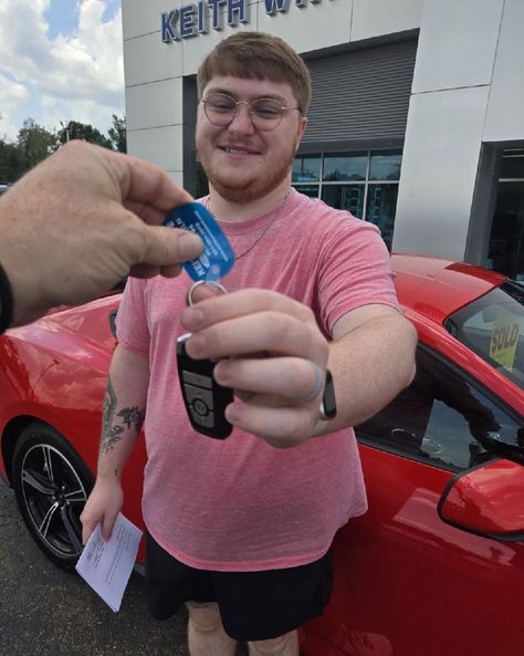 Thank you Mr Bowling, Mr Ruderman, and Ms Lang for trusting Keith White and Falcone at Ford to help you with the purchase of your vehicles! Special thanks to Mr Ruderman for traveling all of the way from Pennsylvania to pick up his truck! We appreciate your business! #KeithWhiteFord #McCombMs #VeteransBlvd #ThankYou #FalconeAtFord Mr Thank You Picture, Mr Thank You, Truck Delivery, Thank You Video, Thank You Pictures, Truck Business, Delivery Pictures, Credit Card App, Medical Photos