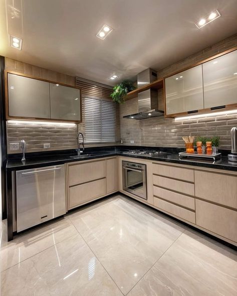 Black Kitchen Platform Ideas, Kitchen Appliances Design, Latest Kitchen Designs, Home Idea, 2024 Kitchen, Instagram Kitchen, Modern Kitchen Cabinet Design, Dinning Room Design, Small Kitchen Decor