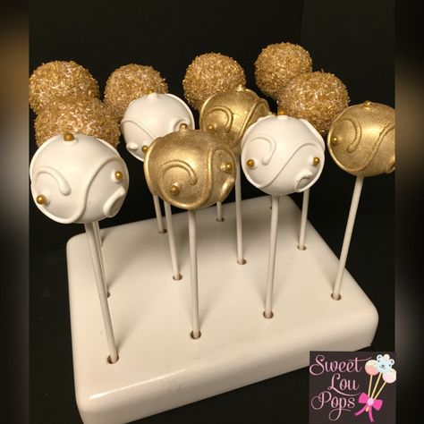 Gold and white cake pops... Gold And White Cake, White Cake Pops, Metallic Cake, Cake Pop Designs, Pop Cans, Cake Pop, White Cake, Cake Pops, New Years Eve