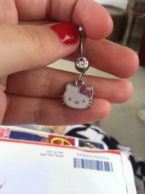 Xan got me a hello kitty belly button ring. Sanrio Belly Button Piercing, Hello Kitty Belly Ring, Belly Peicing, Hello Kitty Belly Button Piercing, Belly Button Piercing Hello Kitty, Cool Belly Button Rings, Cool Belly Button Piercings, Matching Belly Button Piercing, Hello Kitty Belly Piercing