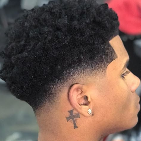 Drop! #taylorcutz #nocolor #trustyourdopeness #elegance Drop Fade Haircut Black Men, Fade Haircut Black Men, Black Man Haircut Fade, Temp Fade Haircut, Taper Fade Curly Hair, Black Boys Haircuts, Male Haircuts Curly, Drop Fade Haircut, Black Hair Cuts