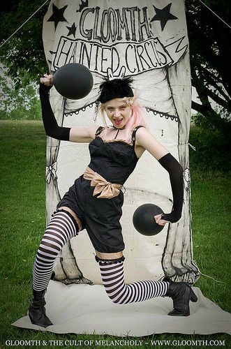 Circus Theme Halloween Costumes, Circus Theme Halloween, Victorian Bloomers, Haunted Circus, Goth Shorts, Haunted Carnival, Gothic Fashion Victorian, Halloween Spells, Team Theme