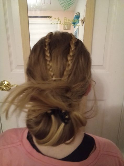 Cute hair style Tennis Hair, Double Braid, Athletic Hairstyles, Plaits, Braids, Hair Styles, Hair