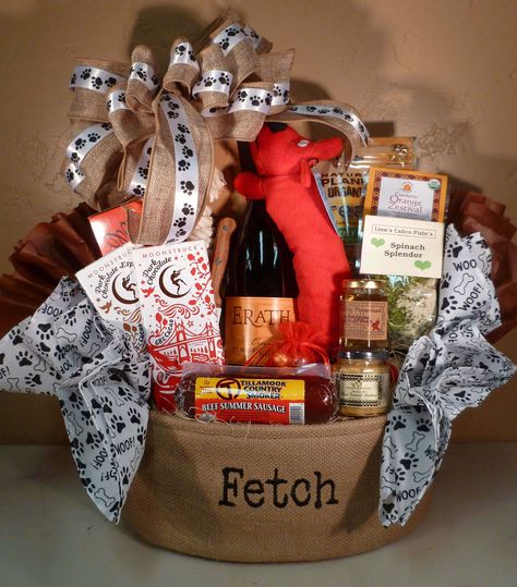 Dog Themed basket for raffle idea - mix of treats for owner & pet...  (Who is who?!?) Pet Basket For Raffle, Dog Hampers Gift Baskets, Pet Raffle Basket Ideas, Diy Wine Gift Baskets, Silent Auction Gift Basket Ideas, Basket Themes, Pet Gift Basket, Basket Raffle, Auction Gift Basket Ideas