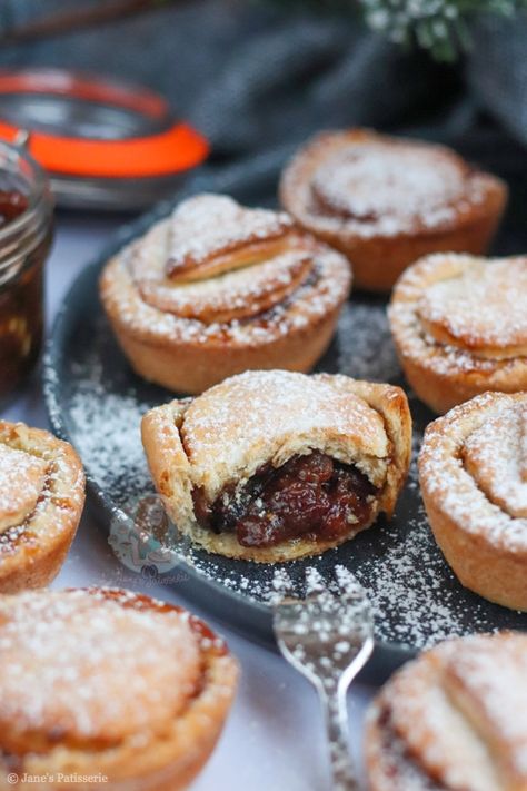 Homemade Mince Pies, Salted Caramel Chocolate Tart, Mince Pie Recipe, Gingerbread Dough, Janes Patisserie, Muffin Tray, Salted Caramel Chocolate, Cooked Apples, Shortcrust Pastry