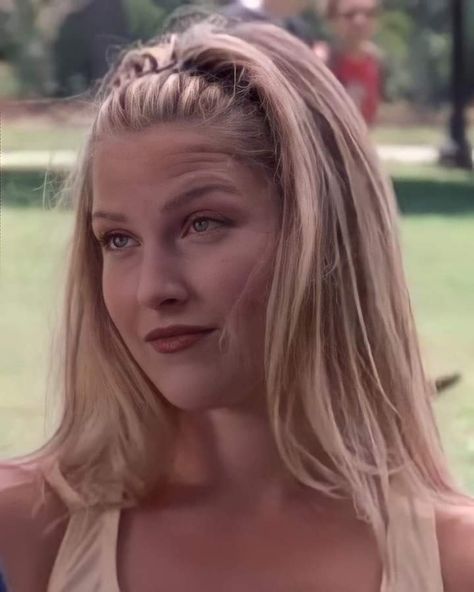 High School Relationships, Pacey Witter, Joey Potter, Dawson's Creek, 90s Makeup, Ali Larter, Pisces Woman, Livingstone, Who Runs The World