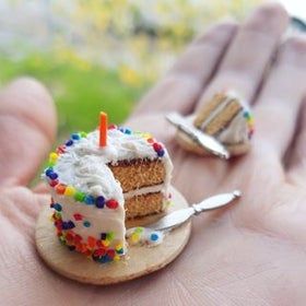 Miniature Polymer Birthday Cake: 8 Steps (with Pictures) Polymer Clay Cake, Miniature Pottery, Mini Cakes Birthday, Food Charms, Miniature Cake, Polymer Clay Miniatures, Clay Food, Clay Ornaments, Clay Miniatures