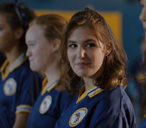 shauna shipman looking at jackie taylor yellowjackets showtime Yellowjackets Showtime, Sophie Nélisse, Jackie Taylor, Sophie Nelisse, I In Team, Dangerous Love, Concept Clothing, Yellow Jacket, Icon Pfp