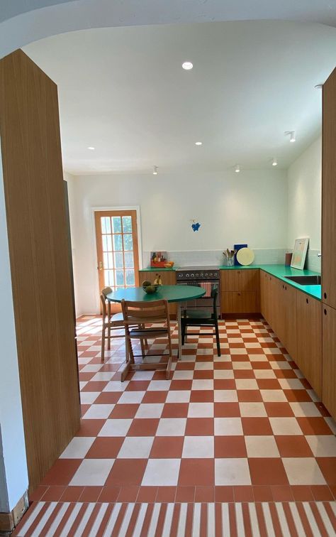 Check out the progress of this super cute kitchen remodel in Gainesville, Florida! The handmade cement tile checkerboard floor fits perfectly with the retro modern kitchen. Slide to see how the project progressed! Cement Tile: Blanc & Terracotta. Project: @ablueandyellowhouse 70s Floor Tiles, Check Tiles Kitchen, Checker Floor Kitchen, Tile Checkerboard Floor, Checkered Kitchen Floor, Retro Modern Kitchen, Cement Tile Shop, Checkerboard Floor, Terracotta Tile