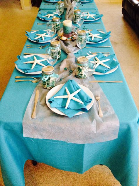 Beach theme party - the jars are filled w/gummy sharks. Love it! Beach Table Decorations, Beach Centerpieces, Deco Marine, Table Runner Diy, Beach Table, Beach Themed Party, Baby Shower Table, Beach Birthday, Birthday Table