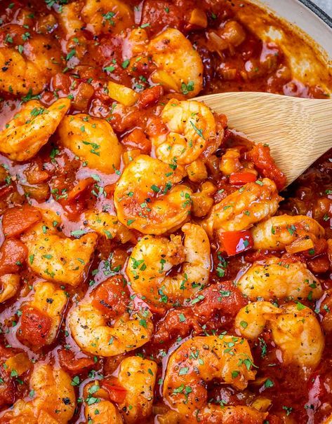 This Shrimp Creole Recipe brings the flavor of Louisiana into your home with this delicious dish. It's quick and easy to make! Best Shrimp Creole Recipe, Creole Recipes Louisiana, Shrimp Creole Recipe Easy, Shrimp Creole Recipe, Cajun Pasta Recipes, Creole Shrimp Recipes, Creole Shrimp, Creole Food, Cajun Shrimp Recipes