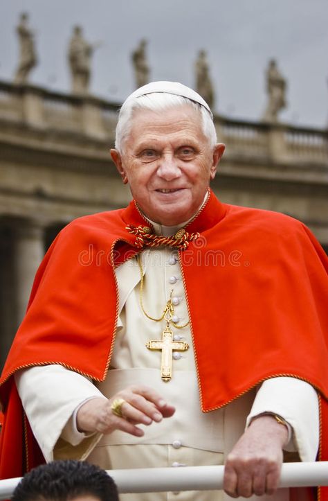 St Peters Square, Anthony Andrews, Be Not Afraid, Saint Peter Square, Benedict Xvi, Catholic Pictures, Blessed Mary, Pope Benedict Xvi, Pope Benedict