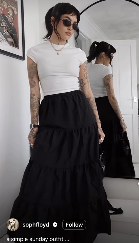 Long Black Ruffled Skirt Outfit, Long Black Boho Skirt Outfit, Long Skirt Outfits Concert, Black Flowy Skirt Outfit Summer, Black Maxi Skirt Outfit Goth, Black Long Flowy Skirt Outfit, Black Flowy Maxi Skirt Outfit, Black Peasant Skirt Outfit, Black Boho Skirt Outfit