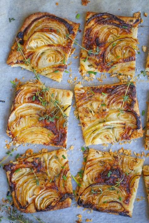 French Onion Tart, Pizza Focaccia, Onion Tart, Roasted Onions, Pastry Crust, Savory Tart, Onion Recipes, Favorite Appetizers, French Onion