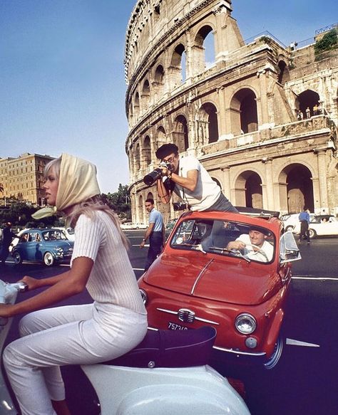 Britt Ekland and peter sellers in Rome in 1965 photographed in front of the colosseum by douglas kirkland — via @travelinggentleman Douglas Kirkland, Peter Sellers, Britt Ekland, Stray Cats, Slim Aarons, Italian Summer, European Summer, Fiat 500, Pics Art