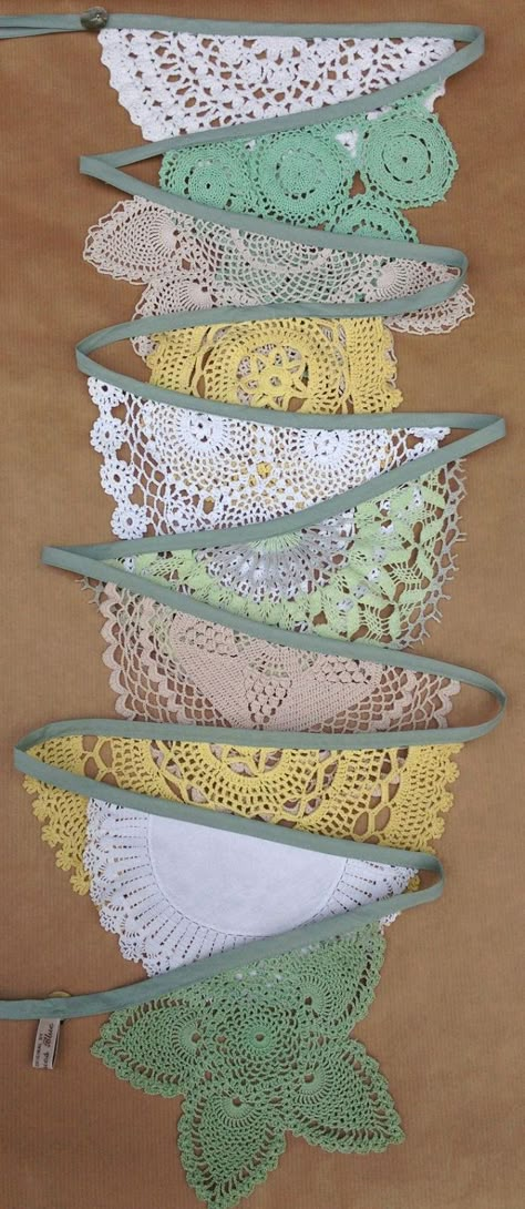 Vintage Bunting Ideas, Decorating With Bunting, Wedding Bunting Ideas, Garland Inspiration, Doily Banner, Doily Garland, Doily Bunting, Bunting Ideas, Doily Wedding