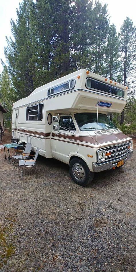 Western Apocalypse, Dodge Motorhome, Vintage Vw Camper, Vintage Motorhome, Glamper Camper, Rv Dreams, Rv Motorhomes, Classic Campers, Truck Bed Camper