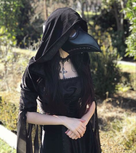 Woman in Plague Mask Plague Halloween Costume, Lady Plague Doctor, Ren Faire Plague Doctor, Plague Doctor Outfit Women, Plague Doctor Woman, Female Plague Doctor Costume, Plague Doctor Costume Women, Plague Doctor Female, Plague Doctor Couple