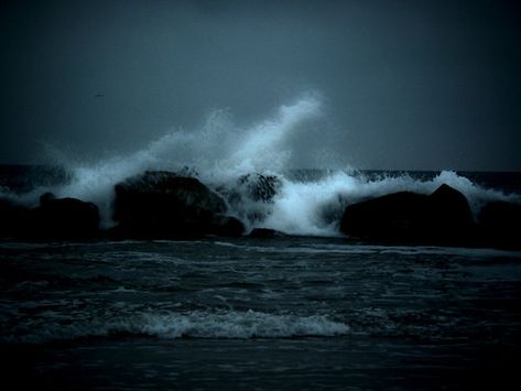 Rocks On Beach, Waves At Night, Waves Crashing On Rocks, Waves Crashing, Crashing Waves, 3d Modelling, On Beach, Niagara Falls, At Night