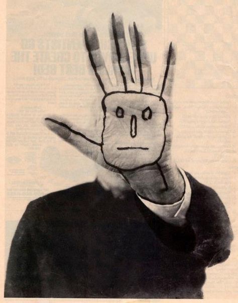 Saul Steinberg's Last Self-Portrait.  I like this piece of art because it uses someone's hand with a marker which is made as a face Saul Steinberg, Art Et Illustration, Art And Illustration, Pics Art, Art Plastique, A Face, Self Portrait, Photography Inspiration, Selfies