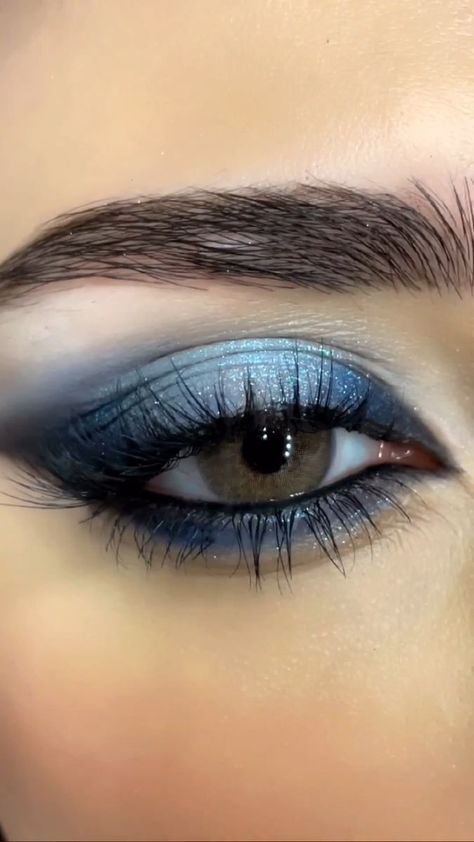 Starry Night Hair, Prom Makeup Navy Blue, Navy Blue Prom Makeup, Prom Makeup Blue Dress, Dark Blue Makeup Looks, Dark Blue Eye Makeup, Blue Prom Makeup, Night Eye Makeup, Start Night