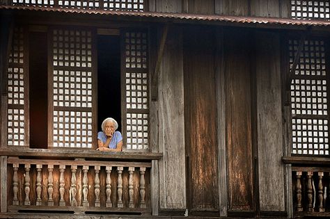 Old Filipino house with windows made of capiz shells. Albay-21 by highlights.photo, via Flickr Old Filipino House Window, Capiz Windows Philippines, Filipino Window, Old Filipino Houses, Traditional Filipino House, Capiz Window, House With Windows, Philippine Architecture, Filipino House