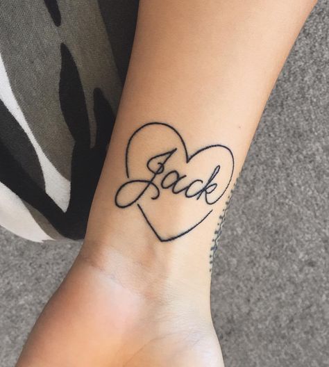 31.7k Likes, 452 Comments - JAMIE GENEVIEVE (@jamiegenevieve) on Instagram: “Always in my heart, forever on my wrist. ❤️” Traditional Name Tattoo, Husbands Name Tattoo Ideas For Wife, Husband Name Tattoos For Women, Positive Tattoos, Husband Name Tattoos, Love Letter Tattoo, Heart Tattoos With Names, Infinity Tattoo On Wrist, Jamie Genevieve