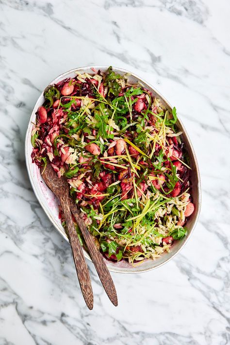 This Beetroot & Butter Bean Orzo Salad is a great addition to a picnic or barbecue, or just a super simple dinner that’s ready in under half an hour. Super Simple Dinner, Lentil Potato, Mediterranean Orzo Salad, Mediterranean Orzo, Orzo Salad Recipes, Vegetable Stock Cubes, Deliciously Ella, Orzo Salad, Simple Dinner