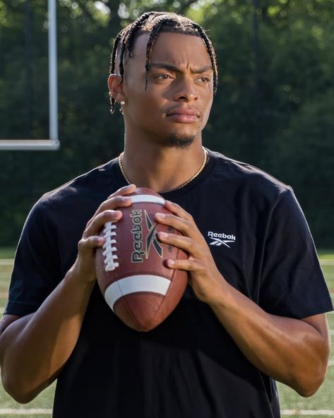 Justin Fields x Reebok Collection now available online Justin Fields, Nfl Football Players, Sneaker Release, Nfl Players, New Sneakers, Sport Football, Chicago Bears, Nfl Football, Football Players