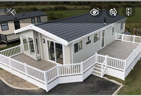 Porch For Manufactured Home, Cute Mobile Homes, Two Story Mobile Homes, Caravan Decking, Trailer Houses, Mobile Home Porches, Outdoor Porch Furniture, Double Wide Manufactured Homes, Double Wide Mobile Home