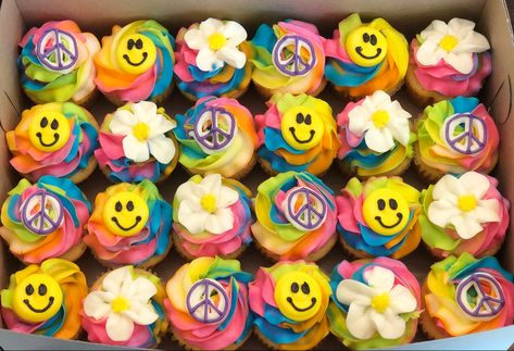 Sams Club Cupcakes, Groovy Cupcakes, Hippie Birthday Party, Birthday Sheet Cakes, Hippie Birthday, Birthday Party Treats, Kid Cupcakes, 5th Birthday Party Ideas, Hippie Party