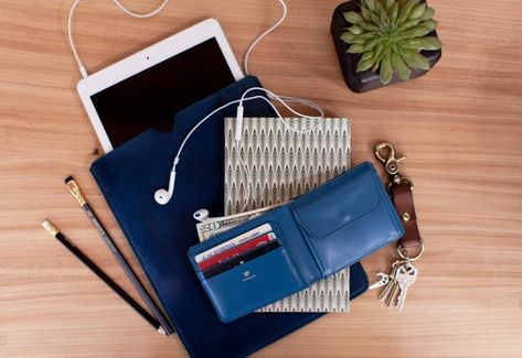 17 Commuting Essentials That Make Great Gifts Commuter Essentials, College Commuter, Harry Potter Day, 8th Sign, Smart Living, Perfect Tote Bag, Essential Bag, Ways To Save Money, Popsugar