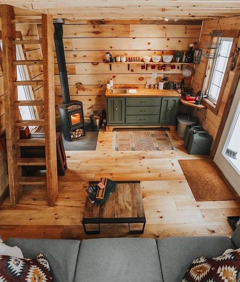 Design Case Mici, Tiny Cabins Interiors, Small Cabin Interiors, Off Grid Cabin, Tiny Cabins, Cabin Interiors, Cabin Living, Little Cabin, Tiny Cabin