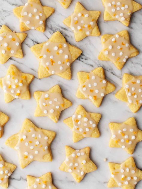 Orange Shortbread Cookies, Christmas Cookies To Make, Lemons Recipes, Orange Shortbread, Festive Holiday Desserts, Shortbread Cookies Christmas, Shortbread Cookies Easy, Cookies Love, Lemon Shortbread Cookies