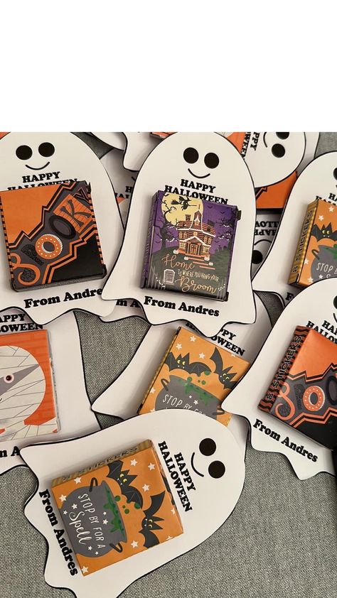 Non Candy Halloween Treat Bags, Simple Halloween Treat Bags, Kindergarten Halloween Party Favors, Cricut Halloween School Treats, Simple Halloween Class Treats, Halloween Classroom Treats Cricut, Halloween Treat Baskets For Adults, Non Candy Treats For Halloween, Halloween Treat For Students