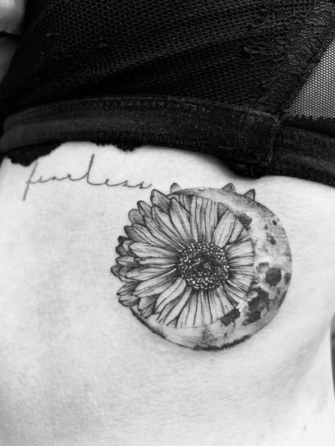 Moon And Sunflower Tattoo, Sunflower Moon Tattoo, Sunflower Sun Tattoo, Sunflower And Moon Tattoo, Sunflowers Tattoos, Moon Tattoo Meaning, Sunflower Moon, Hawaii Tattoo, Sunflower Tattoo Simple