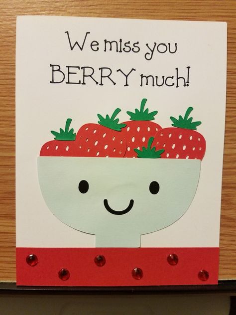 Miss you berry much card. Farewell Card Ideas Handmade Easy, Card For Friend Leaving School, Diy I Miss You Cards, We’ll Miss You Cards, Farewell Diy Card, Miss You Diy Cards, I Miss You Card Ideas, Miss You Card Ideas, Miss You Crafts