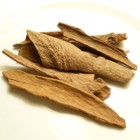 Cinnamom Bark Oil Lower Sugar Levels, Saigon Cinnamon, Cinnamon Bark Essential Oil, Blood Sugar Diet, Ceylon Cinnamon, Cinnamon Essential Oil, Fragrance Ingredients, Digestion Process, Cinnamon Bark