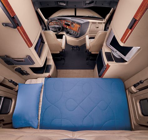 Cascadia Interior - Freightliner Trucks Semi Trucks Interior, Truck Organization, Truck Living, Freightliner Trucks, Freightliner Cascadia, Train Truck, Custom Big Rigs, Trucking Life, Rv Interior