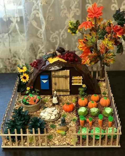 Diy Thanksgiving Table Settings, Fall Home Screen, Thanksgiving Table Settings Diy, Wooden Christmas Trees Diy, Diorama Kids, Preschool Creative Art, Miniature Farm, Neutral Holiday Decor, Fall Home Decor Ideas