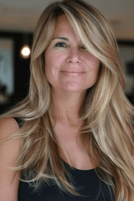 layered hairstyles, hair cuts for older women, thinning hair solutions Feathered Layers, Warm Highlights, Feathered Bangs, Aging Hair, Face Framing Layers, Hair Textures, Wispy Bangs, Bob Haircuts For Women, Natural Movement