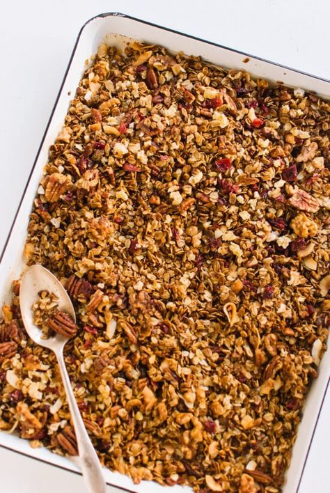 Gingerbread Granola Recipe, Broiled Grapefruit, Gingerbread Granola, Healthy Make Ahead Breakfast, Oat Meal, Cookie And Kate, Winter Breakfast, Homemade Gingerbread, Egg Dishes