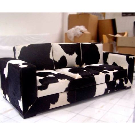 Cow couch. Need. Animal Print Furniture, Patchwork Decor, Apartment Accessories, Cow House, Cowhide Furniture, Cosy Interior, Cowhide Print, Leather Photo, Printed Sofa