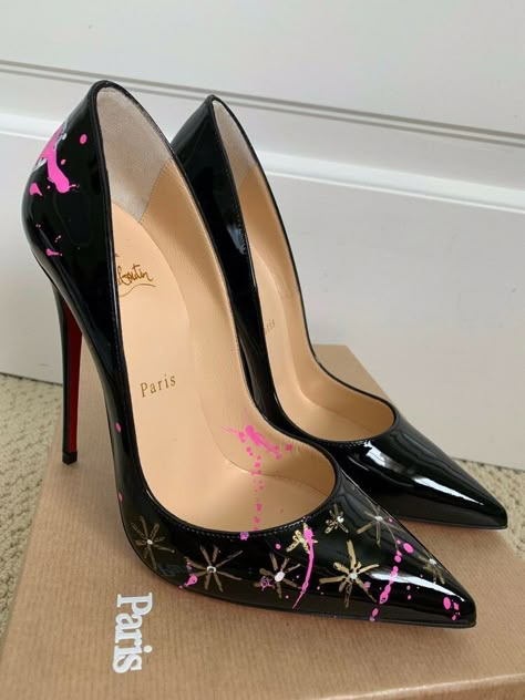 NIB Christian Louboutin AUTOGRAPHED ART SIGNED GRAFFITI So Kate Pointed Pumps 37 #ChristianLouboutin #PumpsClassics Feminine Shoes, Christian Louboutin Outlet, Christian Louboutin Boots, Pointed Pumps, Christian Louboutin So Kate, So Kate, Louboutin Heels, Christian Louboutin Heels, Pumps Heels Stilettos