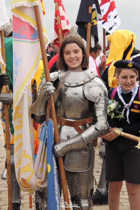 Joan Of Arc Cosplay, Weird Collections, Joan Of Arc Costume, Santa Joana D'arc, Good Knight, Saint Joan Of Arc, St Joan, Female Armor, Historical Armor