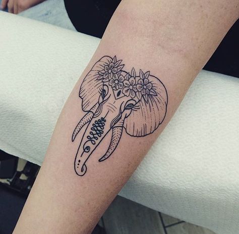 Small Tattoo Simple, Mandala Elephant Tattoo, Ankle Tattoo For Girl, Tiny Heart Tattoos, Elephant Tattoo Design, Boho Tattoos, Small Tattoos Simple, Chest Tattoos For Women, Tattoo Simple