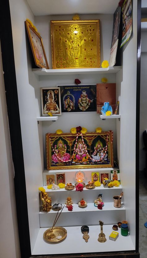 Puja Cupboard Design, South Indian Pooja Room Design, Small Pooja Room Ideas, Pooja Unit, Modern Cupboard, Temple Design For Home, Modern Cupboard Design, Pooja Room Design, Nest Design