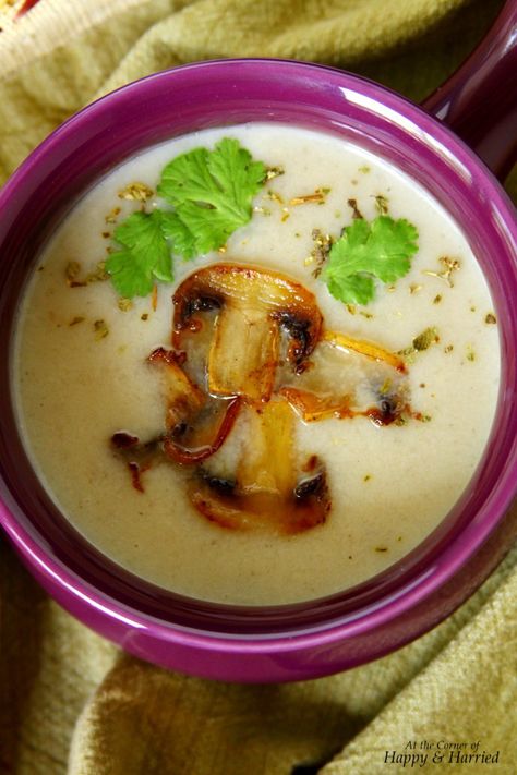 Kohlrabi Soup, Cream Based Soups, Kohlrabi Recipes, Farm Recipes, Vegan Stew, Csa Recipes, Vegetarian Soup, Vegetarian Recipes Dinner, Mushroom Soup